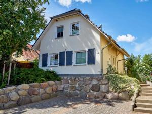 Ferienhaus Klünderberg in Binz mit Kamin, Terrasse, Strandkorb