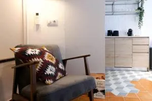 EIFFEL BRIDGE BOUTIQUE APARTMENT - Сальт