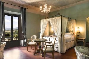 Deluxe Double Room with Panoramic View room in Hotel Villa La Palagina