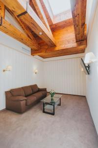 Suite with Balcony room in Premier Geneva Hotel