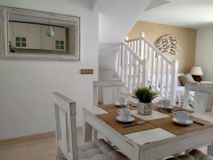 LOS LAGOS SUNSET sea view private roof terrace - 4hvězdičkové hotely ve městě Cotillo