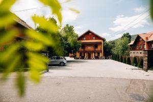 Iris 2 - 3hvězdičkové hotely ve městě Praid