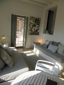 Villa Handras, 2 apartments, by Amorgos Holiday Homes