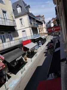 Appartements SUPERBE T3 AVEC PARKING ET TERRASSE en PLEIN CENTRE-VILLE : photos des chambres