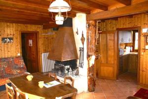 Appartements Charmant appartement dans chalet : photos des chambres