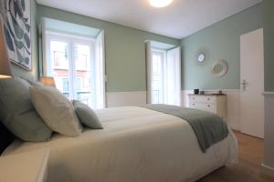 Minty Fresh Apartment