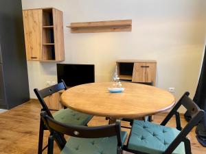 Boutique Magenta Gold Apartment