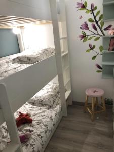 Appartements BedinReims luxe wonderful calm in city center, ideal for 2 adults and 3 children free parking : photos des chambres