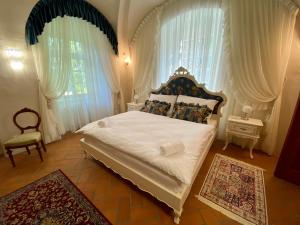 Lovecký zámek Karlštejn