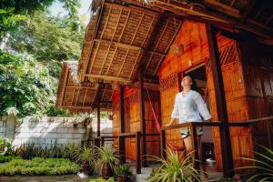 Suba Beach Nipa Huts