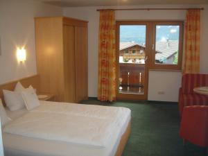 Comfort Double Room with Balcony Single Use room in Aparthotel Tyrol