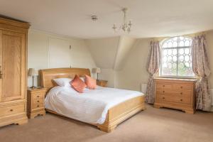 Two-Bedroom Suite room in Sissinghurst Castle Farmhouse