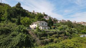  La Casa delle Prugne, Pension in Osimo bei Offagna