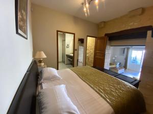 Hotels Logis Hostellerie des Ducs : photos des chambres