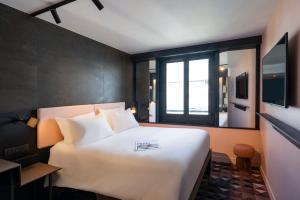 Hotels TRIBE Paris Batignolles : Chambre Double Confort - Côté Rue