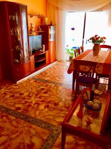 SEA-VIEW APARTMENT WITH a TENNIS COURT