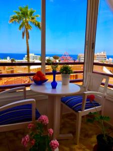 SEA-VIEW APARTMENT WITH a TENNIS COURT