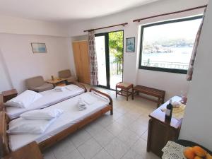 George Michalas (Vivaria Apartments)