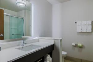 Holiday Inn Express & Suites - Atchison by IHG