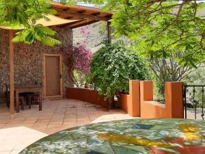 Peaceful houseon a vineyard & work friendly