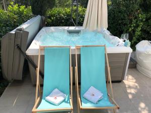 Villa Dvojac Holiday house with Jacuzzi and grill - 4hvězdičkové hotely ve městě Jadranovo