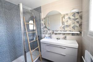 Villa 7 chambres avec grande piscine à 600 m de la plage