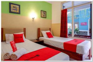 Phòng Hai Giường Đơn Loại Sang (Deluxe Twin Room)