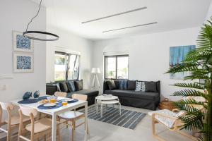 Cozy Corner Luxury Apartments