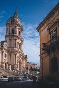 Via Rocciola Scrofani 260, 97015 Modica, Sicily, Italy.