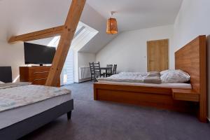 Family Room with Garden View room in Cheveldon
