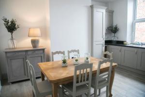Oswald House deluxe 3 bedroom apartment
