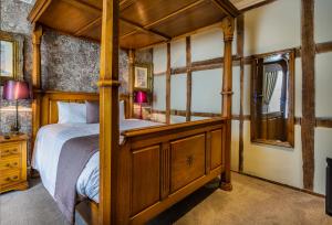 Deluxe Suite room in The Swan Hotel Stafford Staffordshire