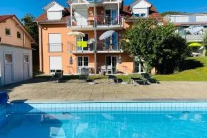 Das Schneckenhaus - Ferienwohnung mit Pool & Seeblick - Meßkirch