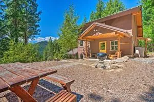 Private Leavenworth Cabin with Mtn Views and Fire Pit - Winton