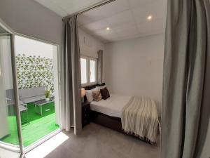 Tropical Garden Apartment