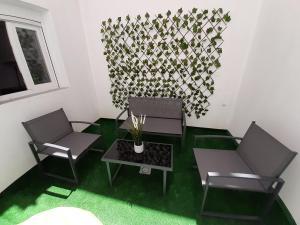 Tropical Garden Apartment