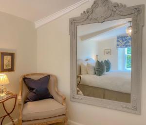 Super King or Twin Room with Bath - Dog Friendly room in Grove House
