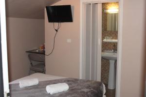 Hotels Hotel Le Rochegude : photos des chambres