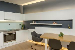 Ioannina In - central & modern apt 36m2 lake view