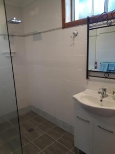 Rockwall Avoca Beach