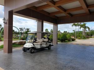 Swan Lake Hotel Sattahip