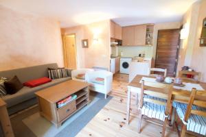 Appartements Apartamento con jardin Err : photos des chambres