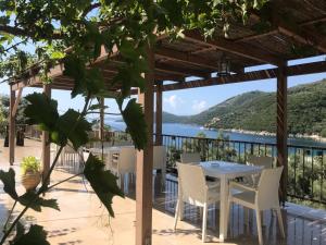 Poros Beach studios Lefkada Greece