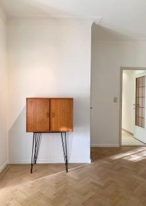 Art deco apartment with park view