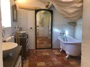 B&B / Chambres d'hotes Le mas jasmins : photos des chambres