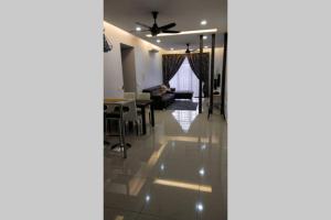 Selayang 18 Lovely 2R2B, 2Parking and Wi-Fi provided