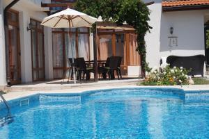 Villa Margeritha Floral Hills Club 3 Bedroom mit Privat Pool Sea View