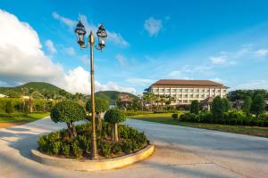 Swan Lake Hotel Sattahip