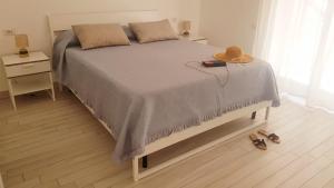 Double Room with Balcony and Sea View room in Pepi B&B