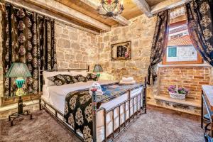 Standard Queen Room room in Historic Plaza Varos Split